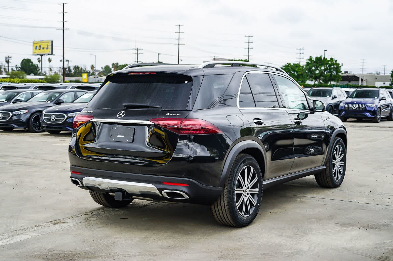 Thumbnail: 2026 Mercedes-Benz GLE - 4