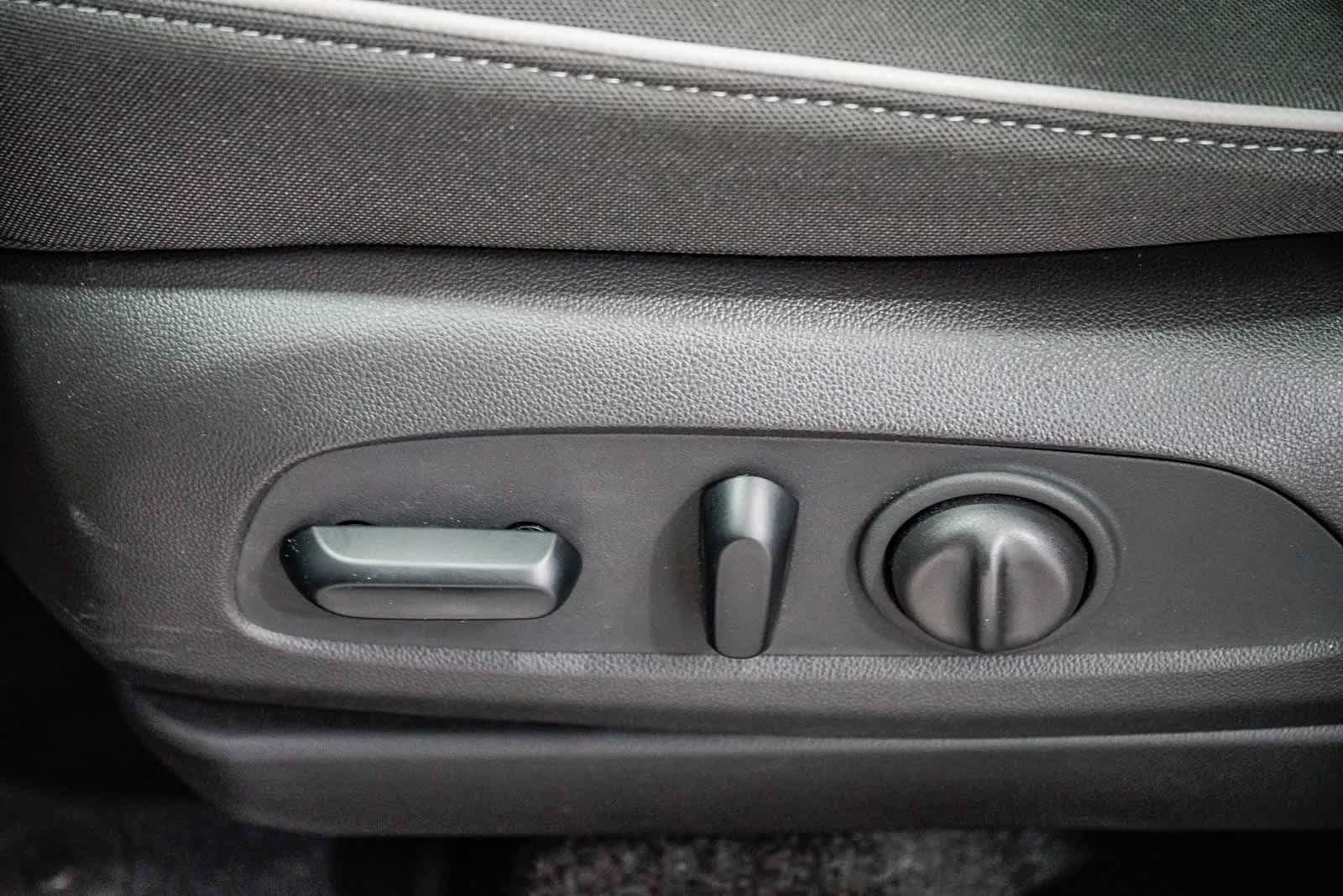 Thumbnail: 2023 Chevrolet TrailBlazer - 19