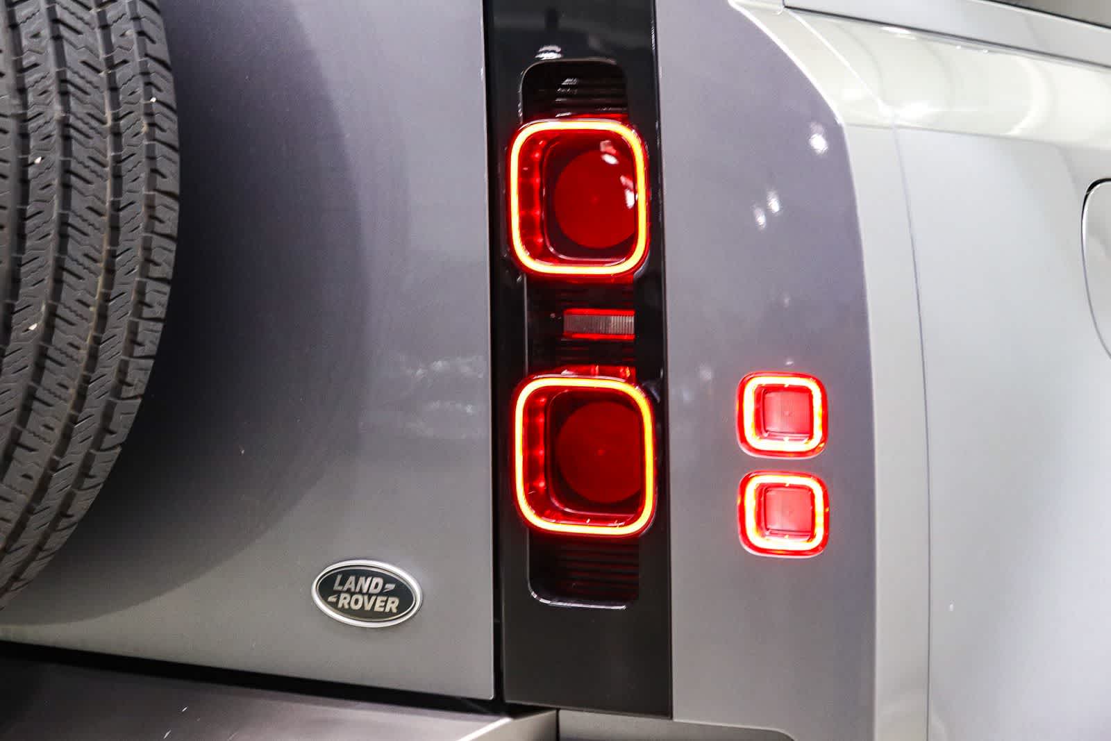Thumbnail: 2021 Land Rover Defender - 10