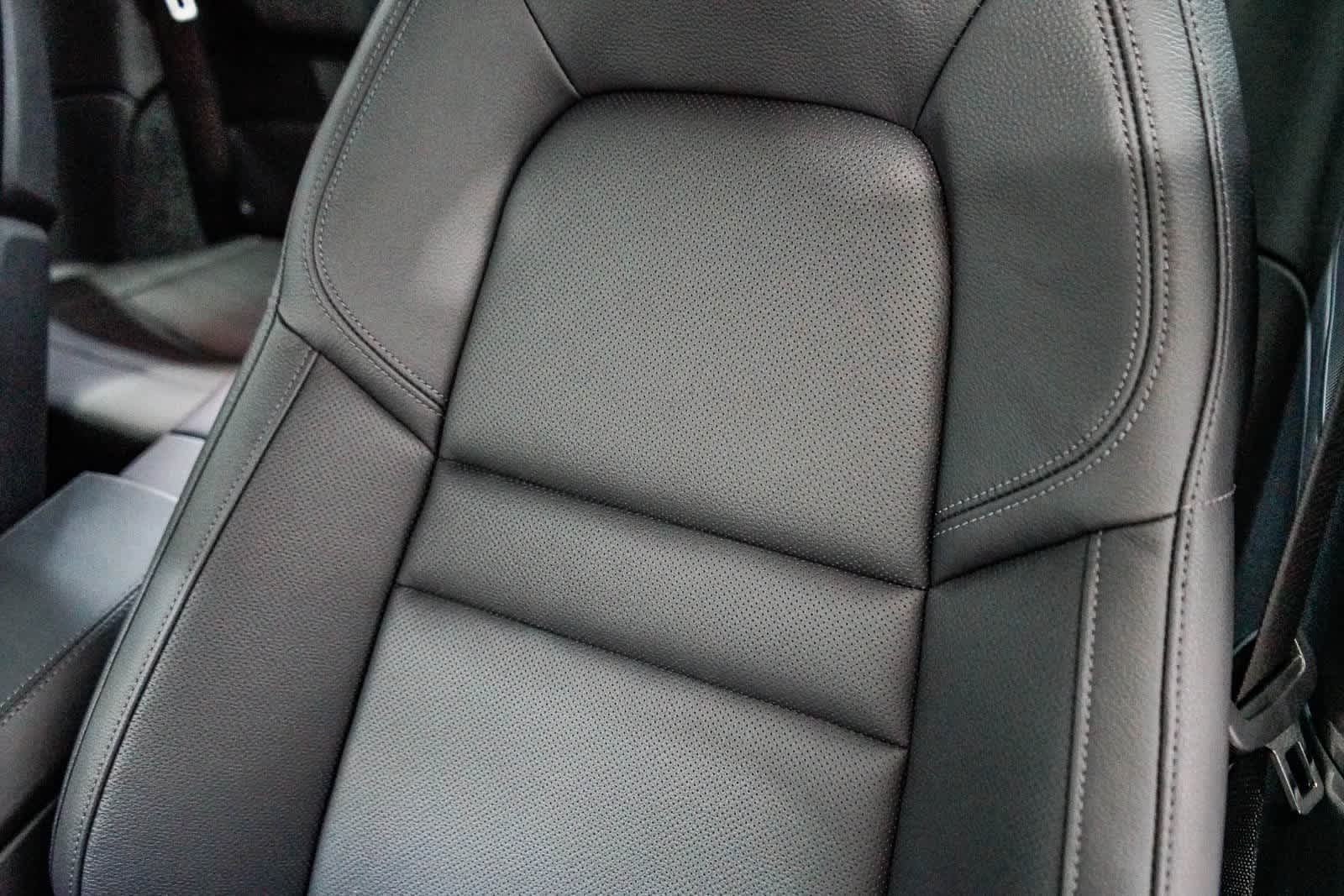 Thumbnail: 2025 Porsche 911 - 30