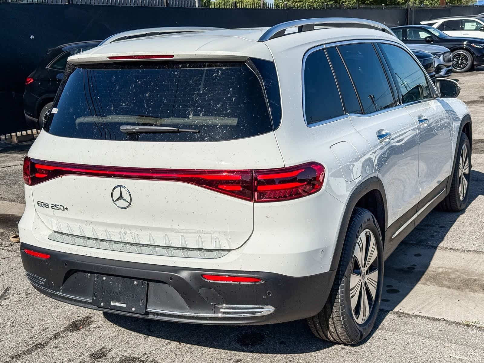 Thumbnail: 2025 Mercedes-Benz EQB - 4