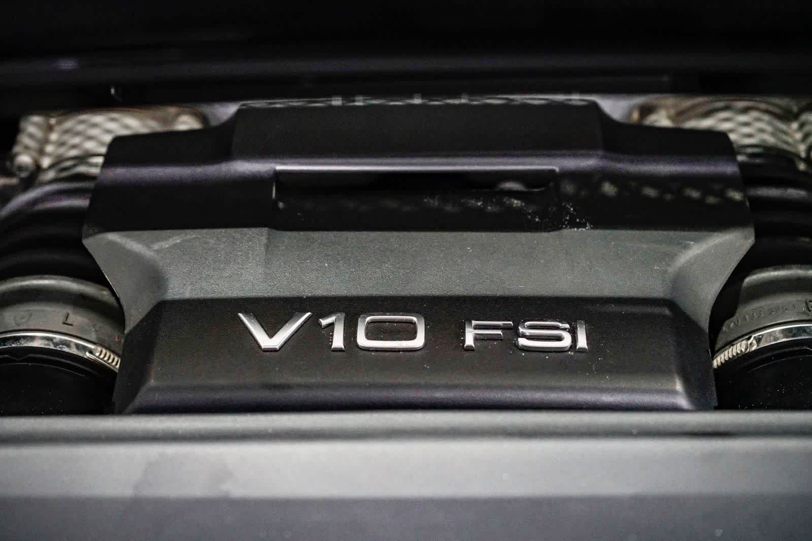 Thumbnail: 2011 Audi R8 - 41