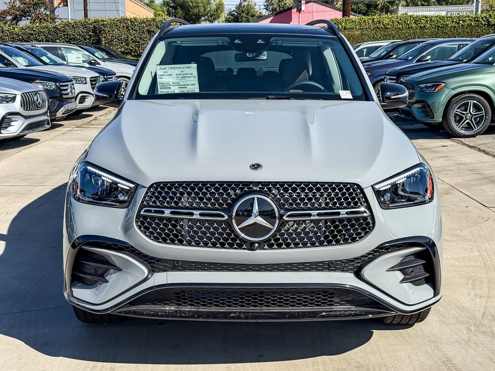 Thumbnail: 2026 Mercedes-Benz GLE - 2