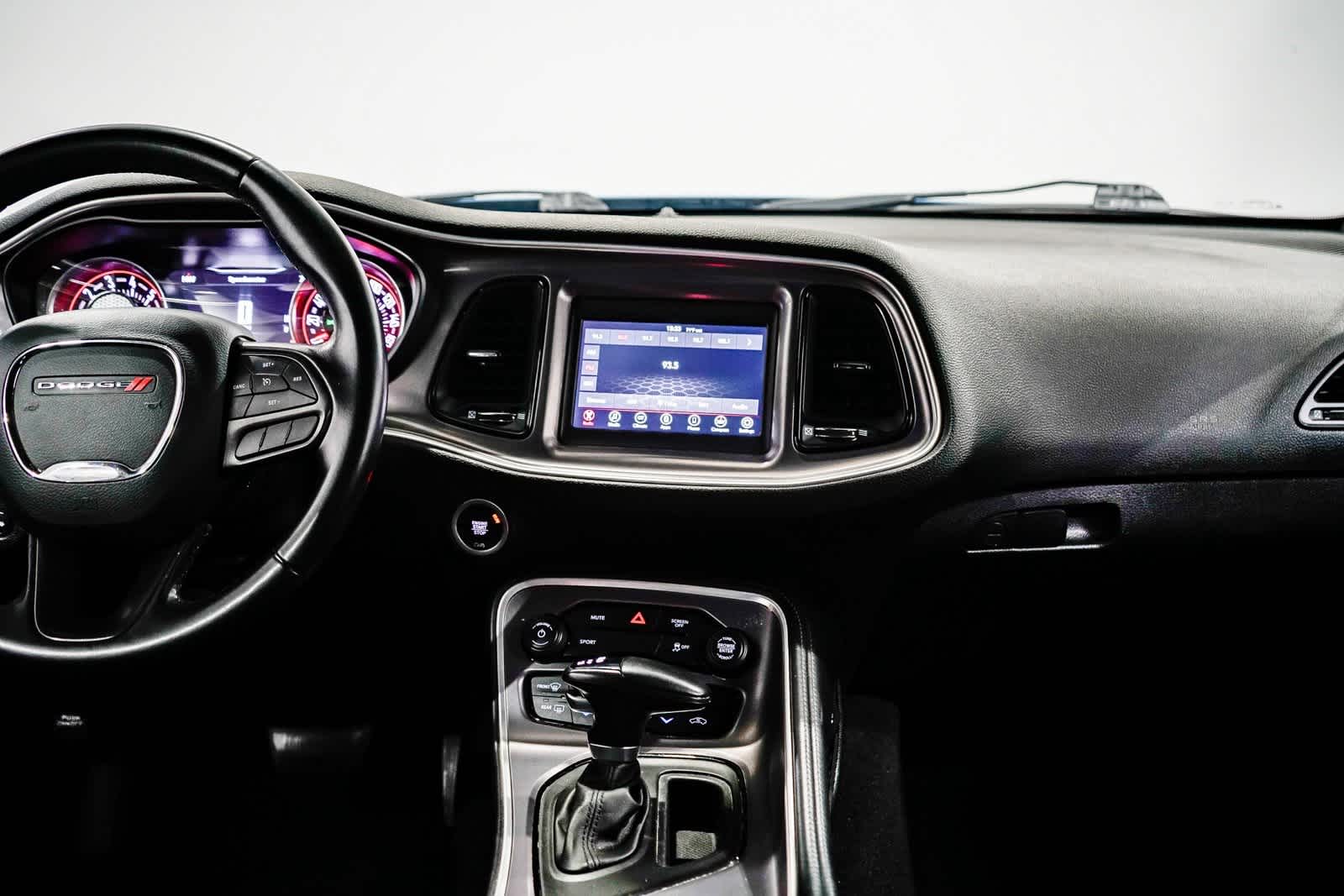 2022 Dodge Challenger SXT 12