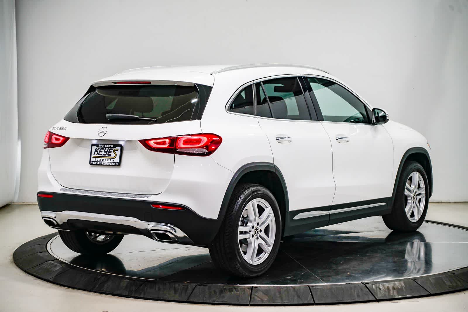 Thumbnail: 2021 Mercedes-Benz GLA - 4