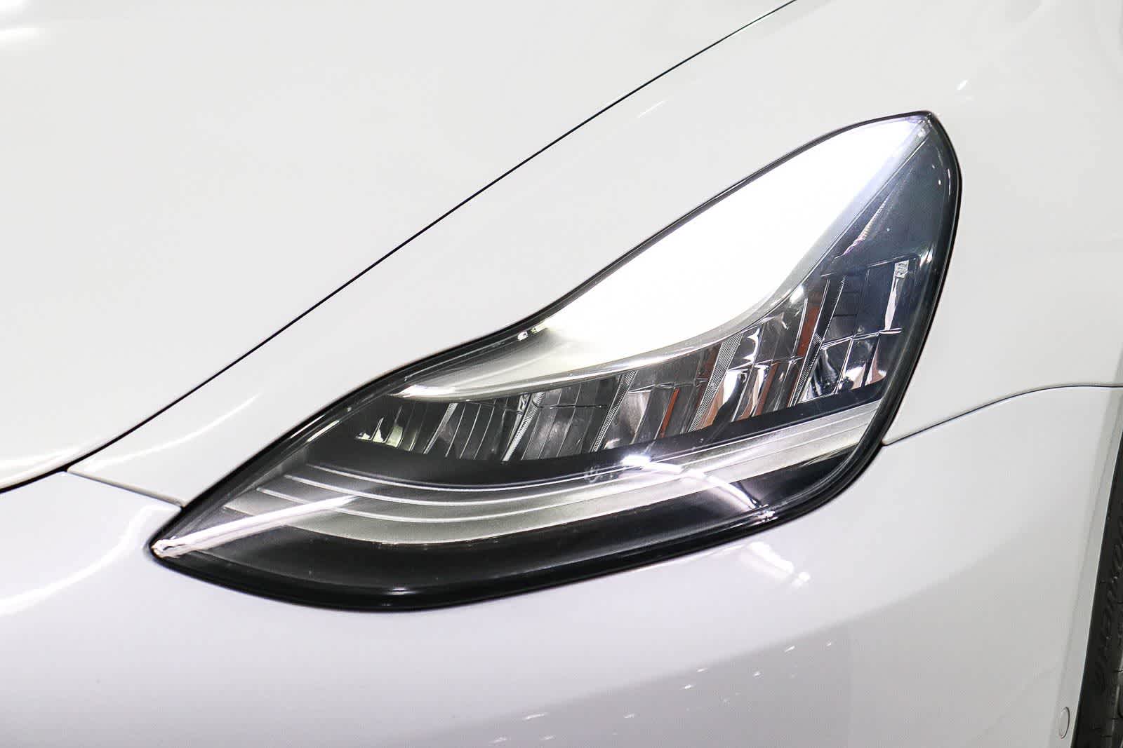 Thumbnail: 2018 Tesla Model 3 - 7