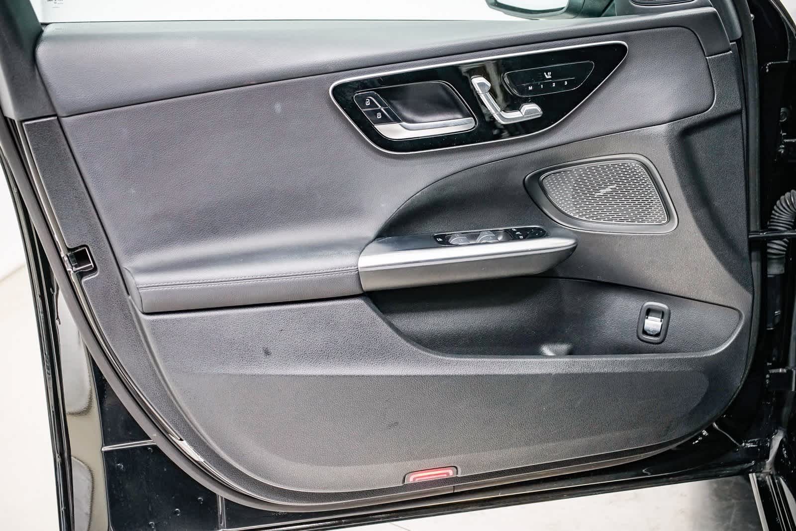 Thumbnail: 2022 Mercedes-Benz C-Class - 19