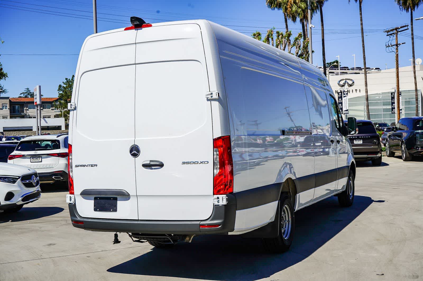 Thumbnail: 2026 Mercedes-Benz Sprinter - 4