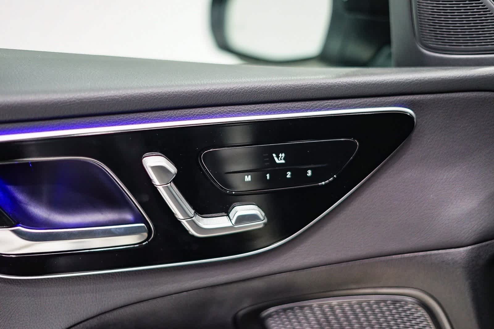 Thumbnail: 2025 Mercedes-Benz C-Class - 22