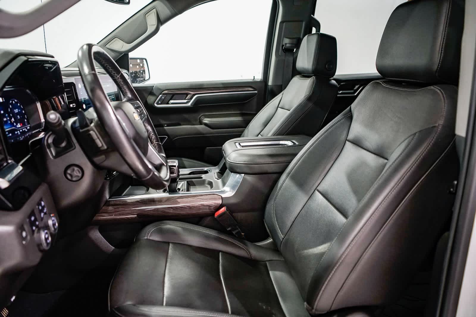 Thumbnail: 2022 Chevrolet Silverado 1500 - 16