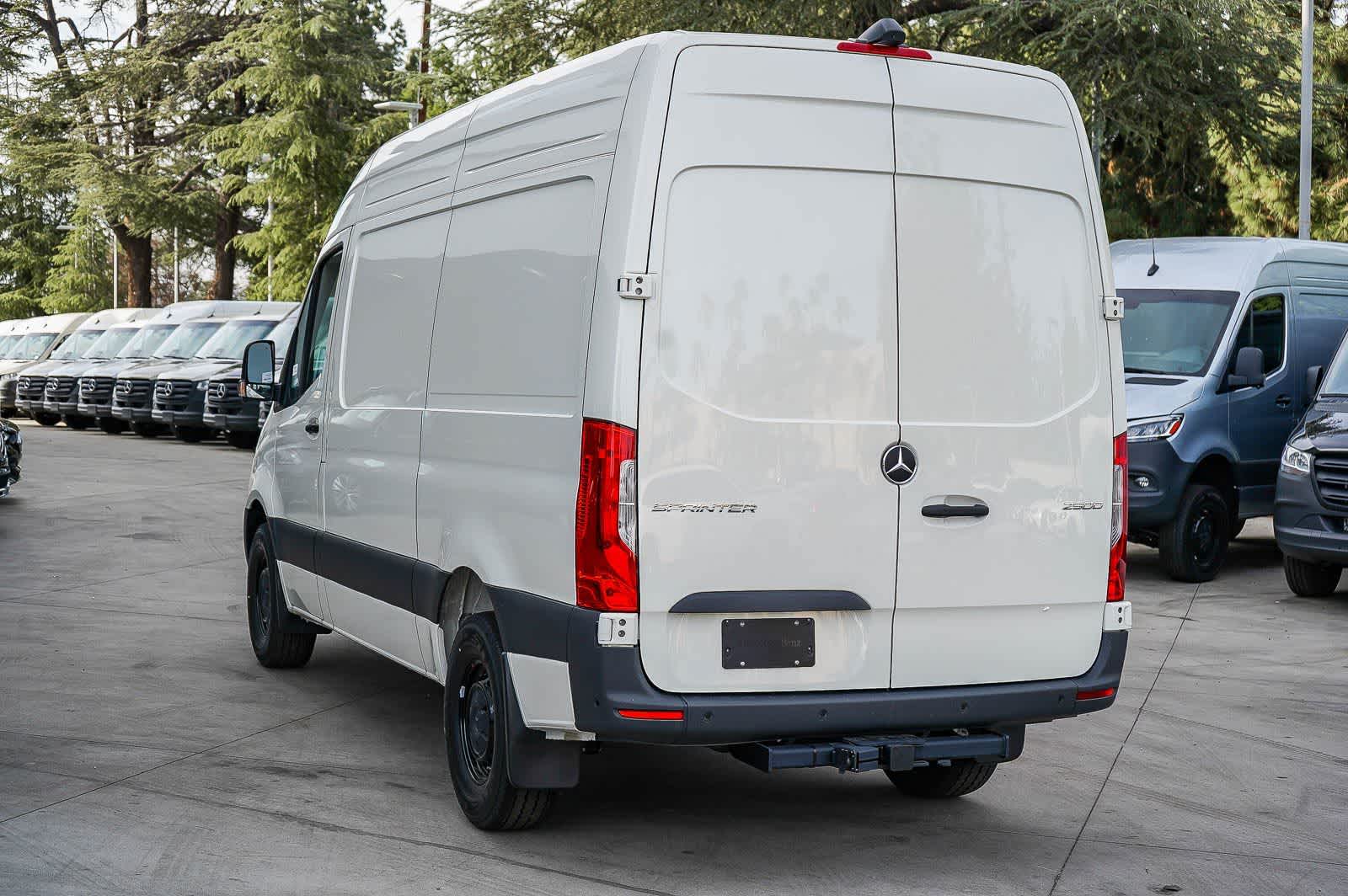Thumbnail: 2026 Mercedes-Benz Sprinter - 6