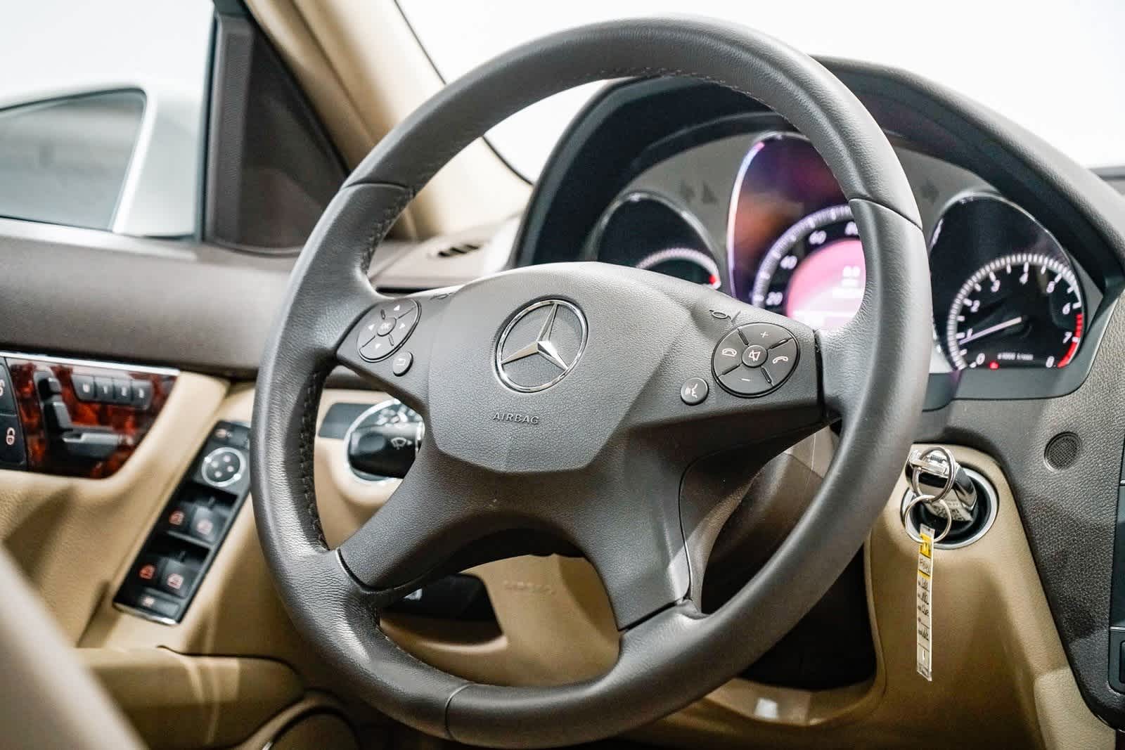 Thumbnail: 2010 Mercedes-Benz C-Class - 15