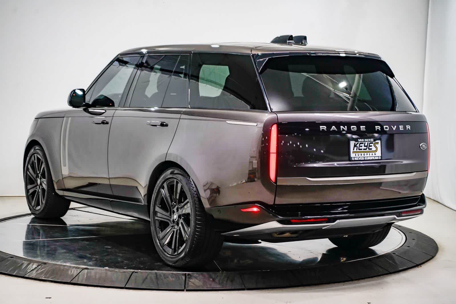 Thumbnail: 2023 Land Rover Range Rover - 2