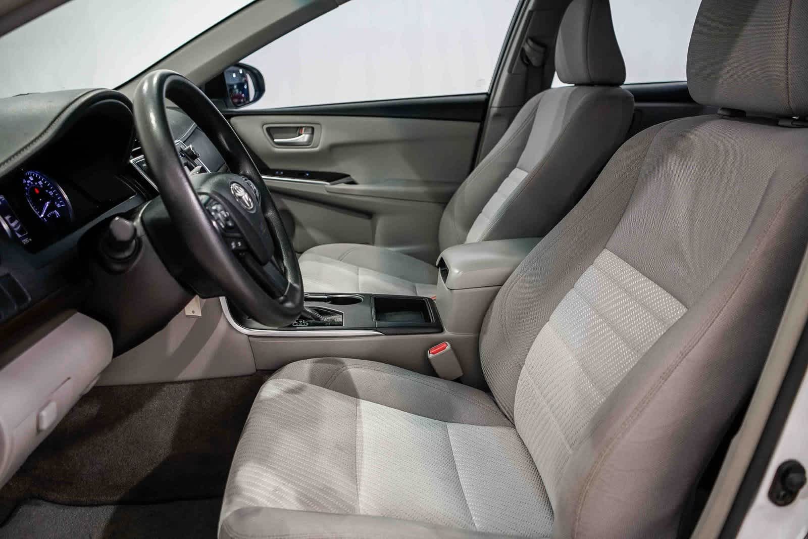 Thumbnail: 2017 Toyota Camry - 16