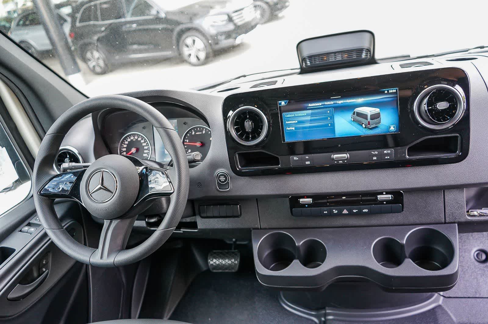 Thumbnail: 2026 Mercedes-Benz Sprinter - 13