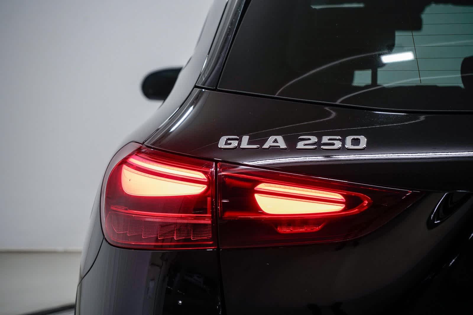 Thumbnail: 2025 Mercedes-Benz GLA - 9