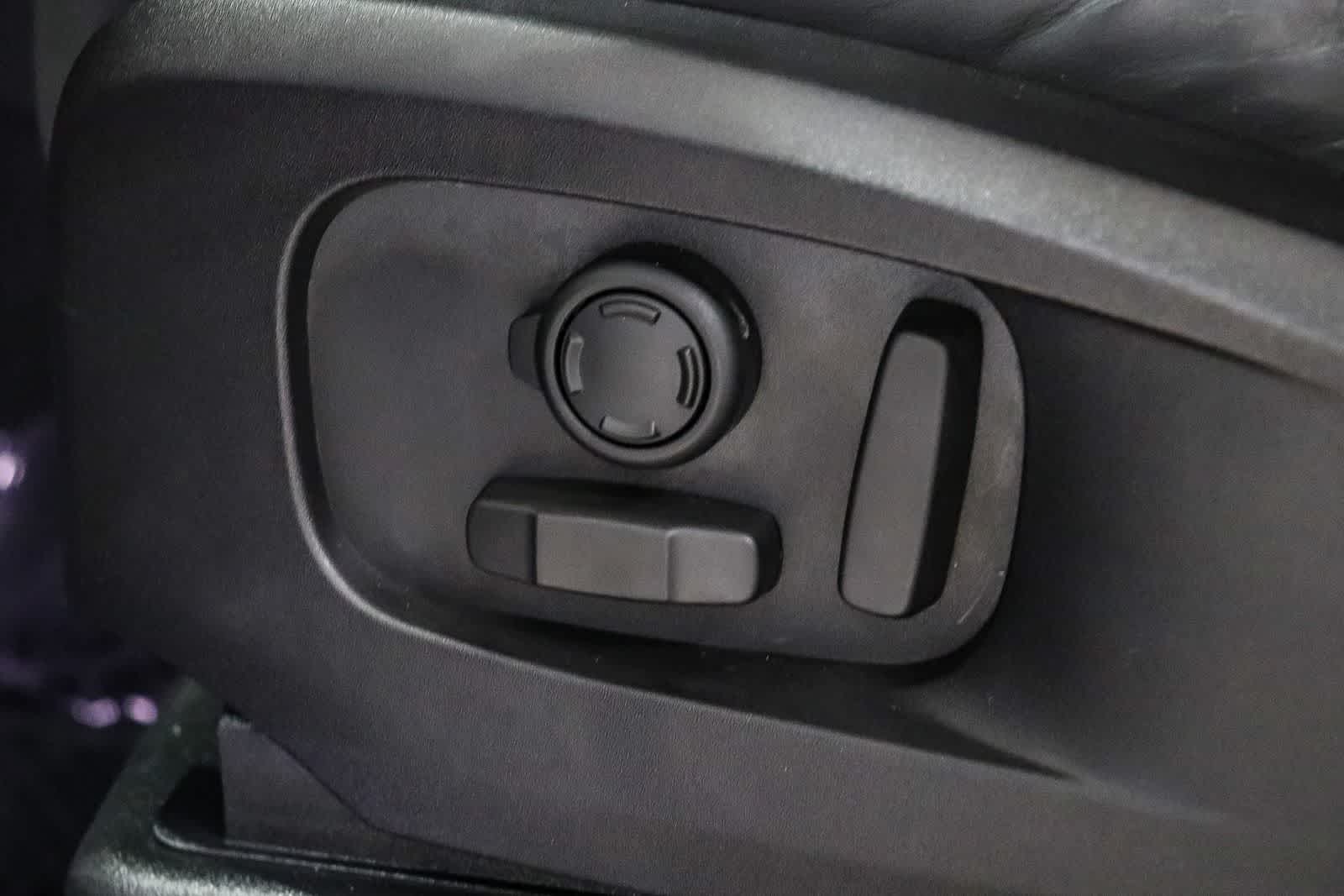 Thumbnail: 2021 Land Rover Defender - 20