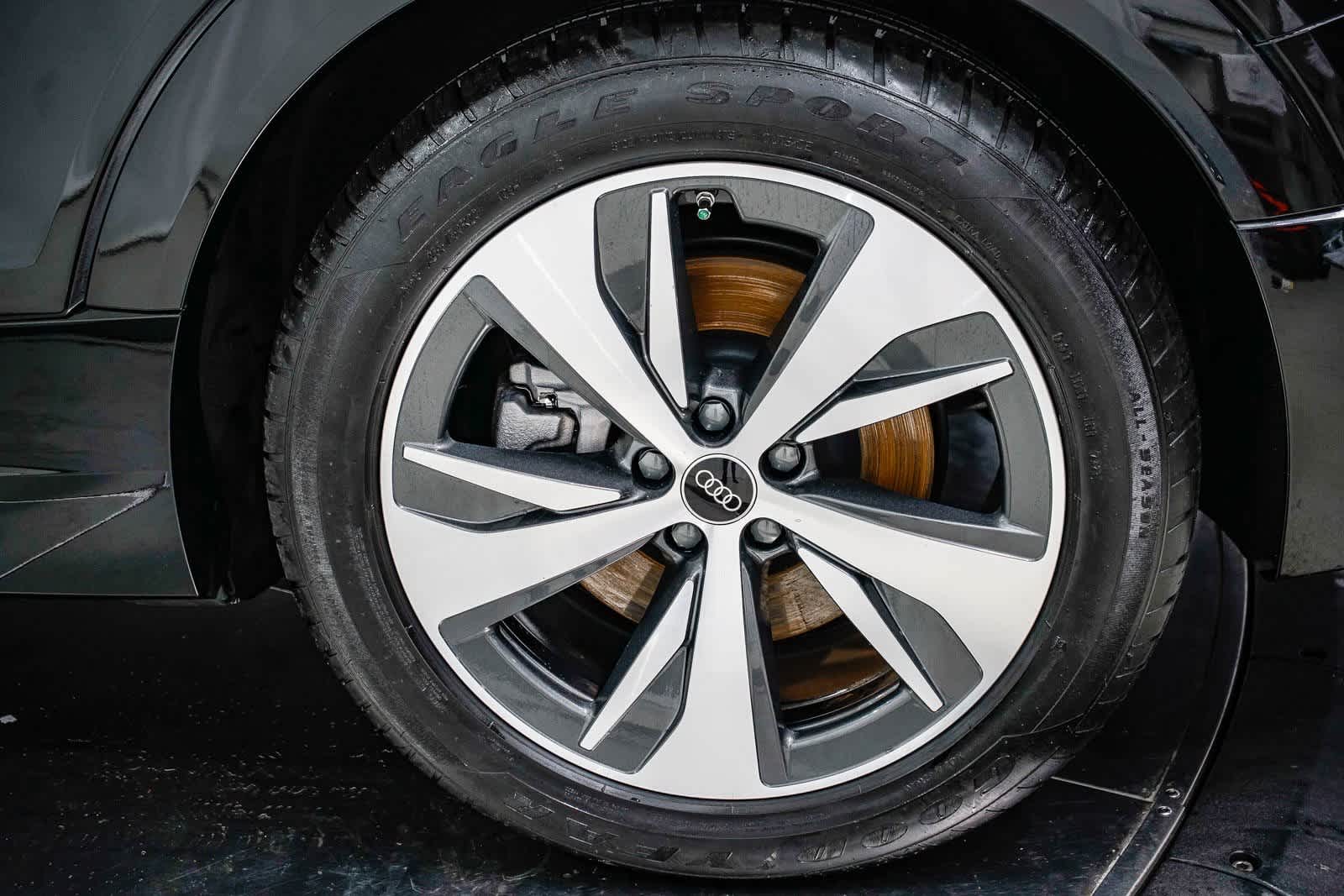 Thumbnail: 2024 Audi Q8 e-tron - 10