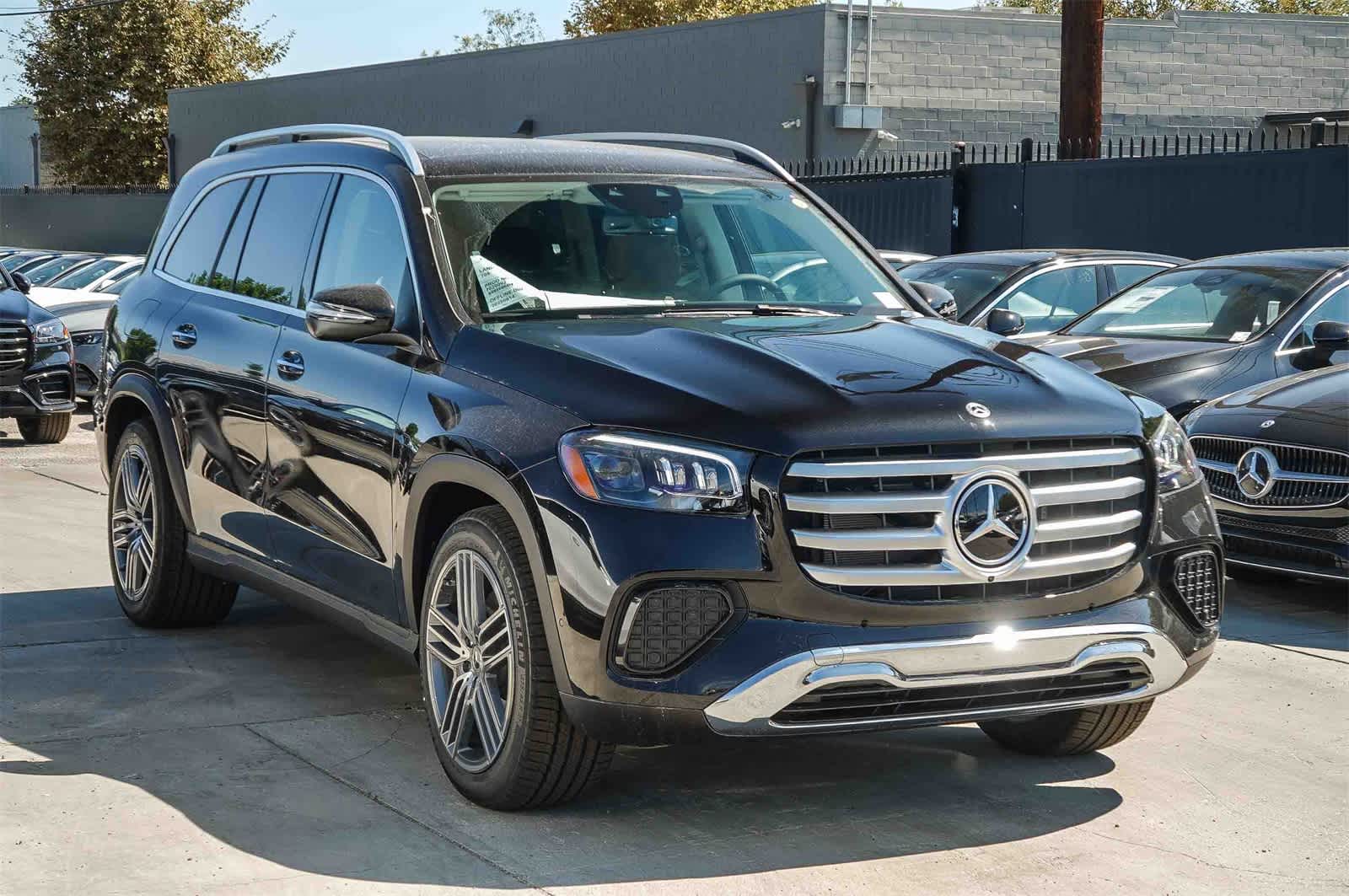 Thumbnail: 2026 Mercedes-Benz GLS - 3
