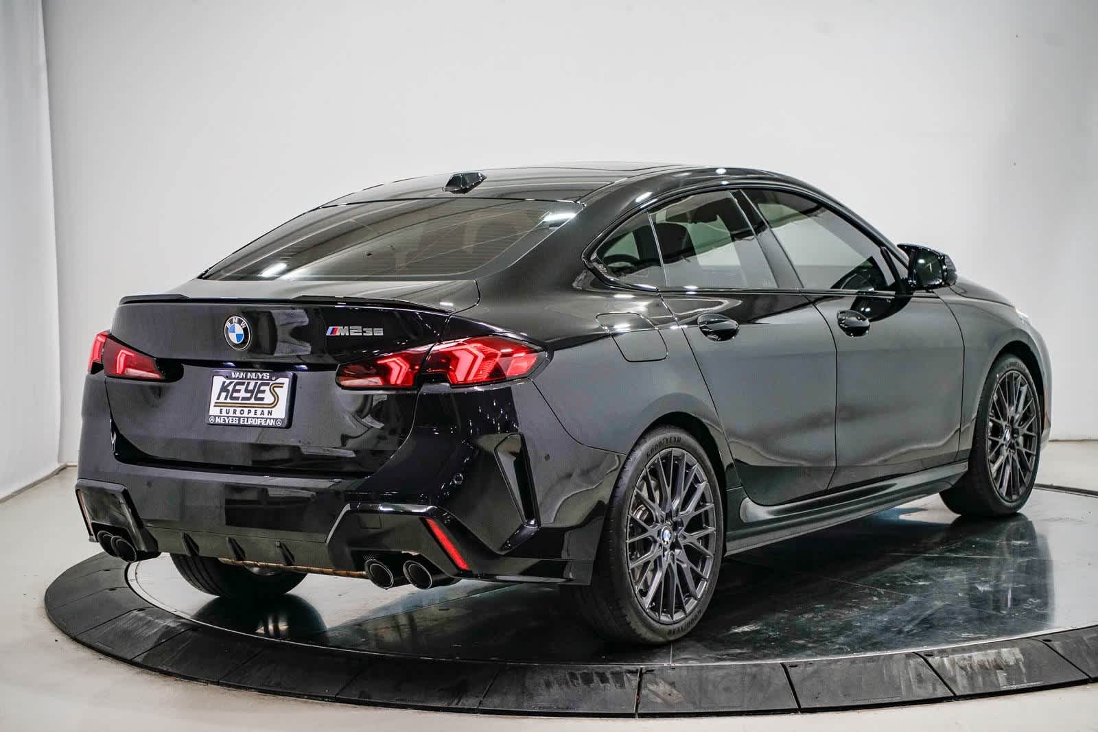 Thumbnail: 2025 BMW 2 Series - 4