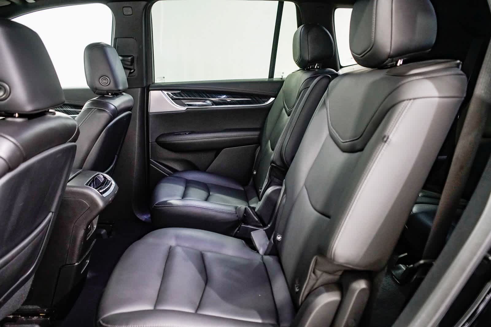 Thumbnail: 2023 Cadillac XT6 - 19