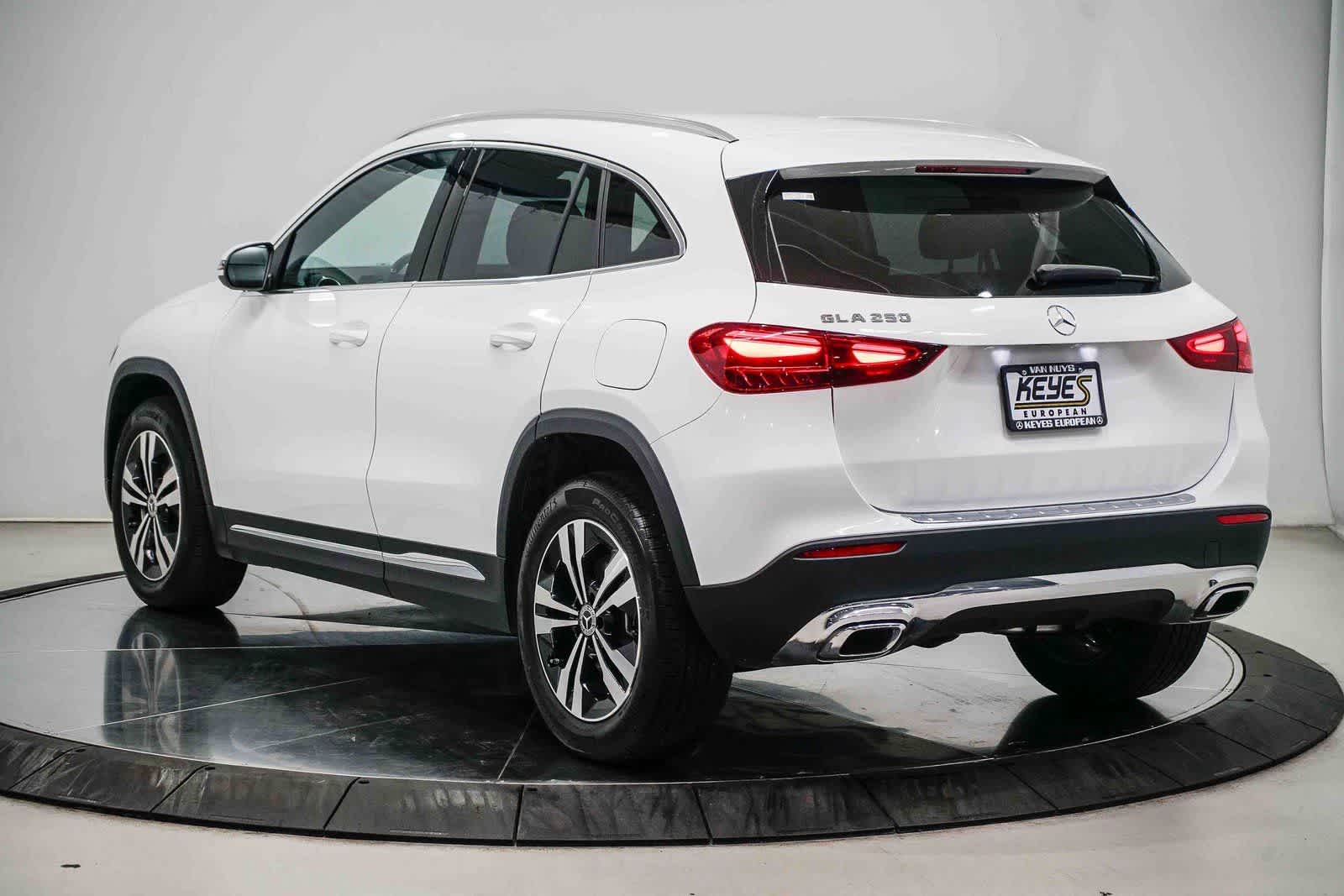 Thumbnail: 2026 Mercedes-Benz GLA - 2