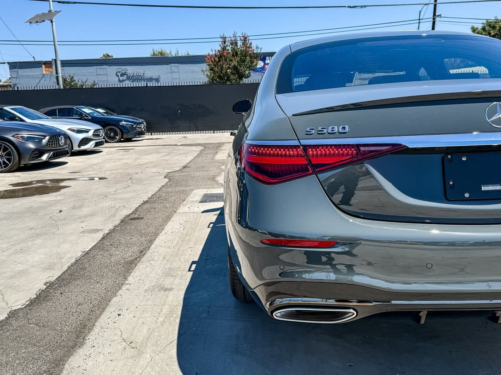 Thumbnail: 2025 Mercedes-Benz S-Class - 7