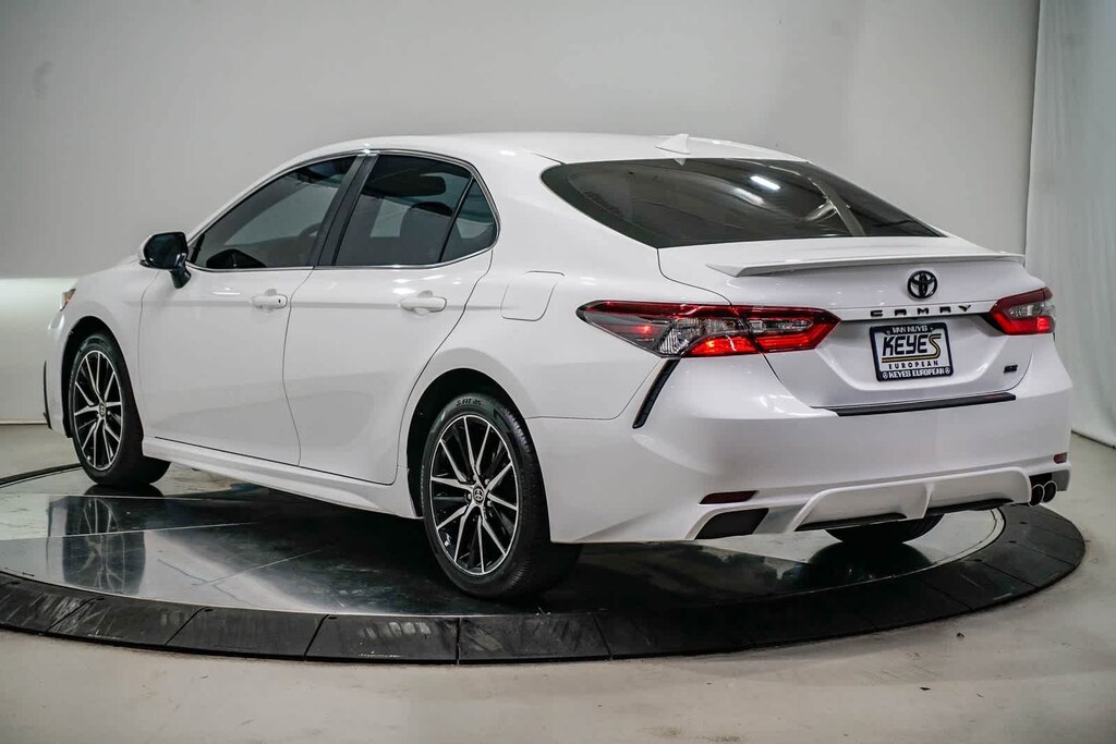 Used 2023 Toyota Camry SE Sedan