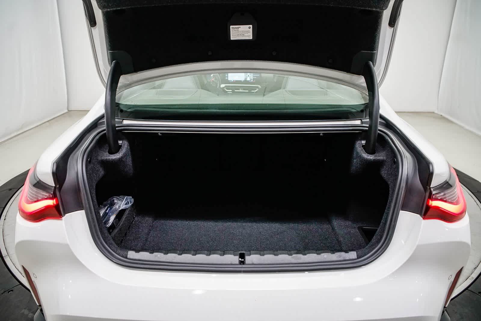 Thumbnail: 2024 BMW M4 - 27