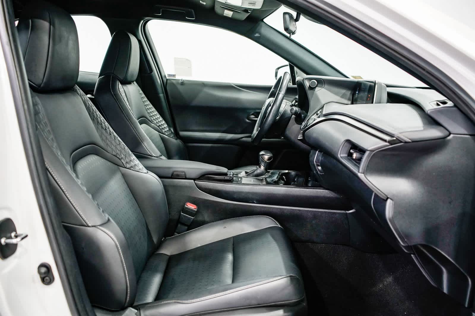 Thumbnail: 2021 Lexus UX - 15