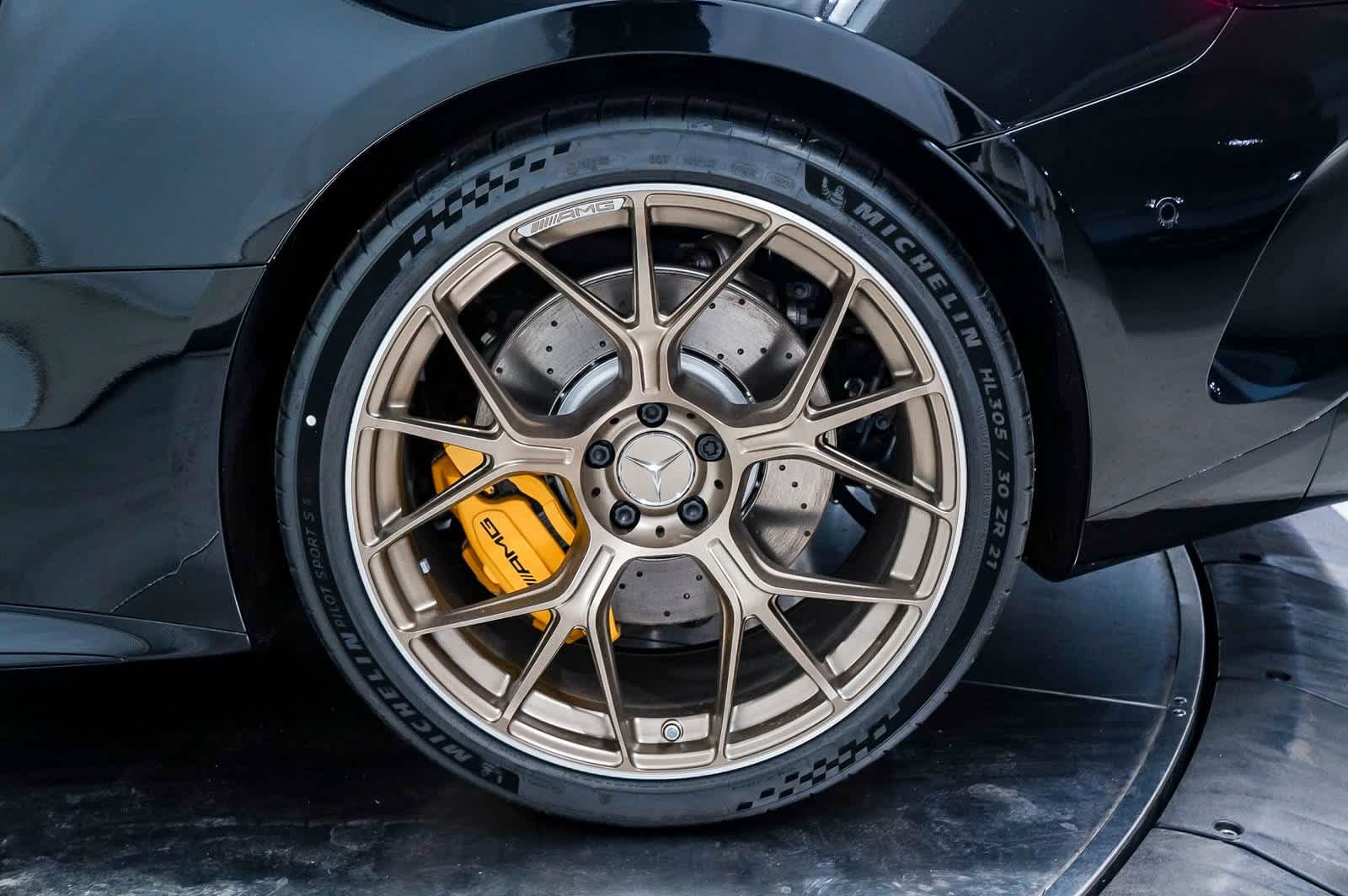 Thumbnail: 2025 Mercedes-Benz AMG GT - 10