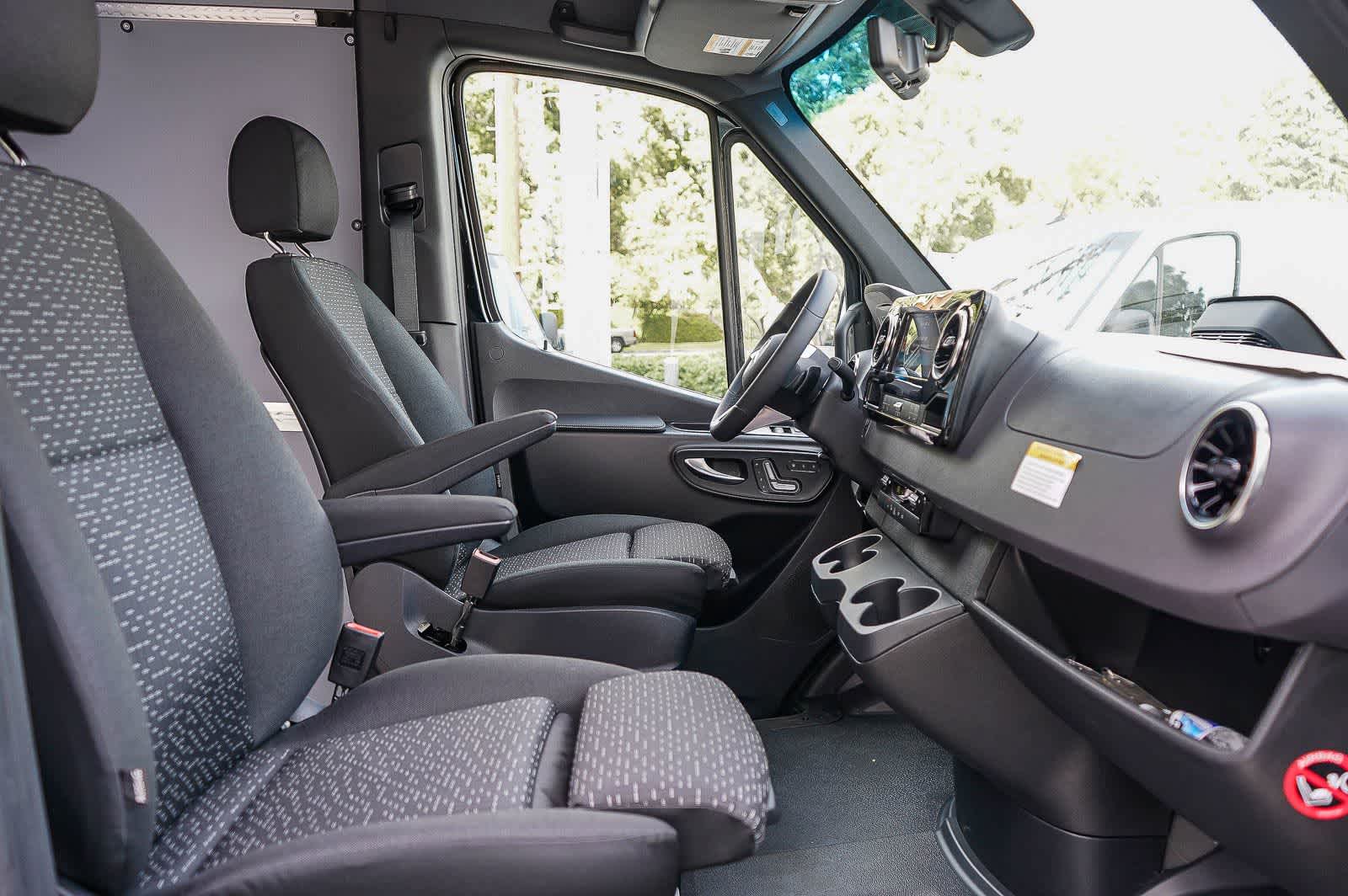 Thumbnail: 2026 Mercedes-Benz Sprinter - 16