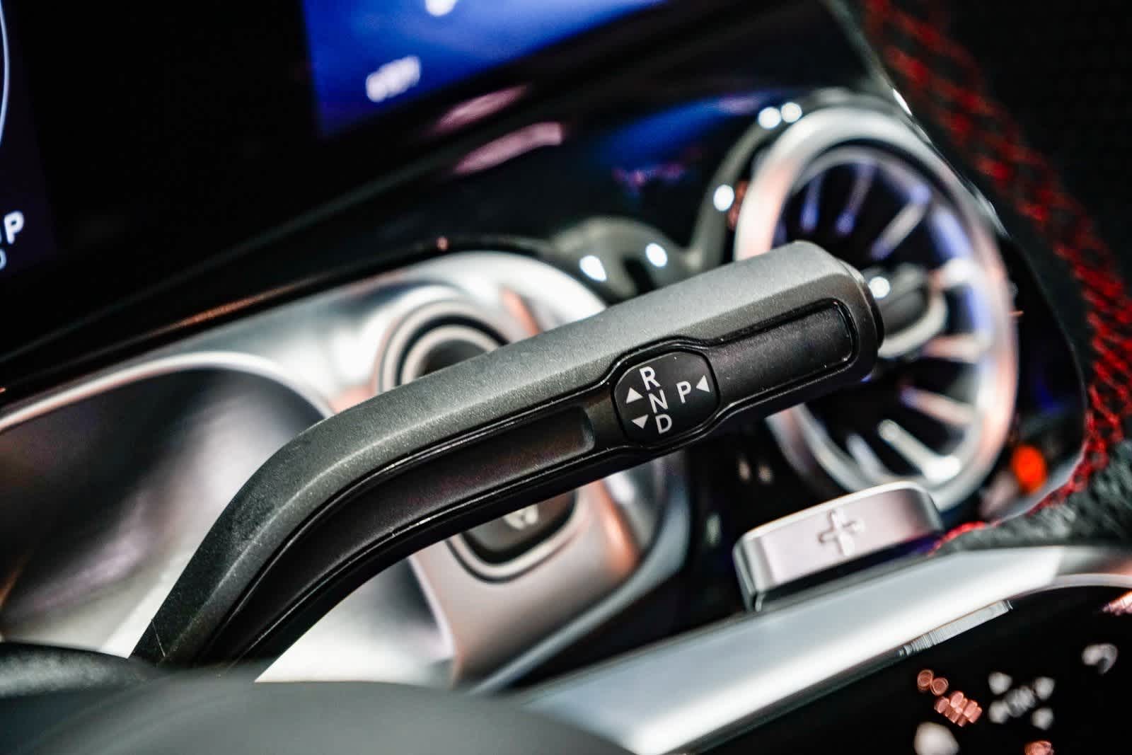 Thumbnail: 2025 Mercedes-Benz GLB - 20