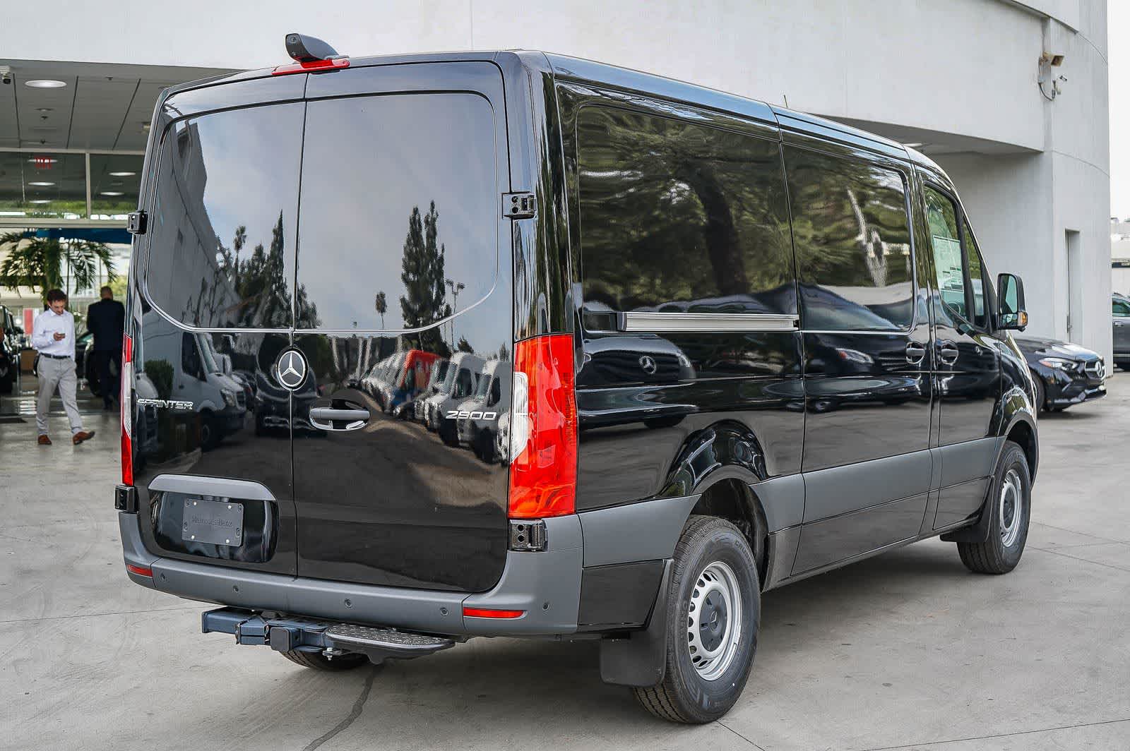 Thumbnail: 2026 Mercedes-Benz Sprinter - 4