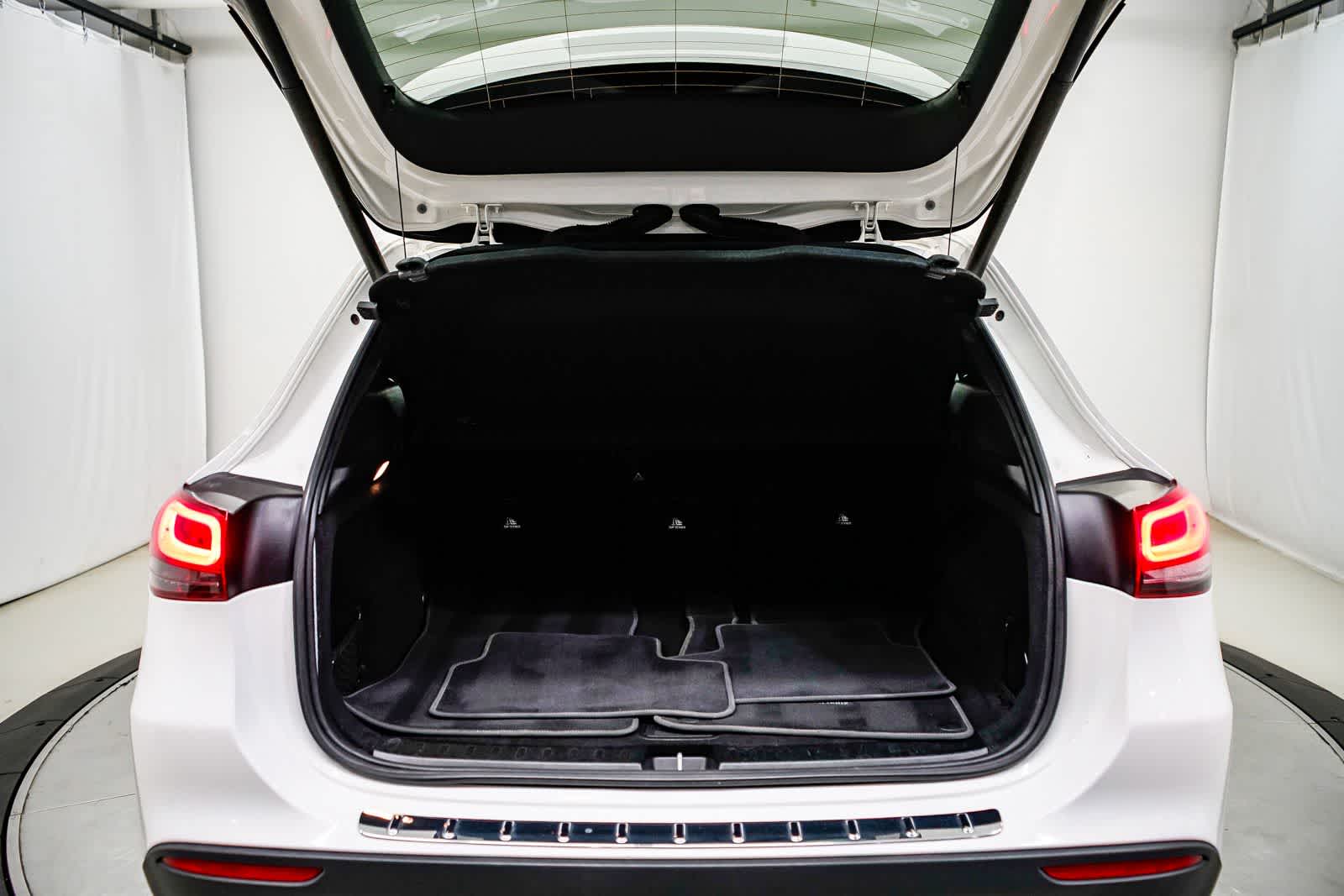 Thumbnail: 2021 Mercedes-Benz GLA - 25