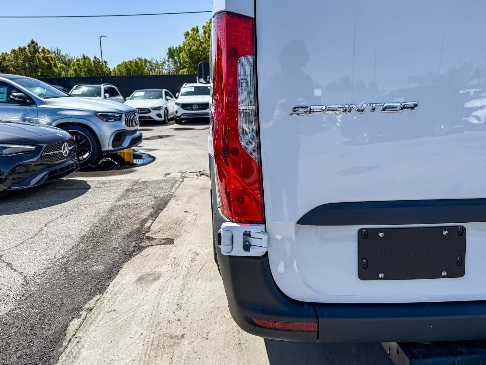 Thumbnail: 2025 Mercedes-Benz Sprinter - 7