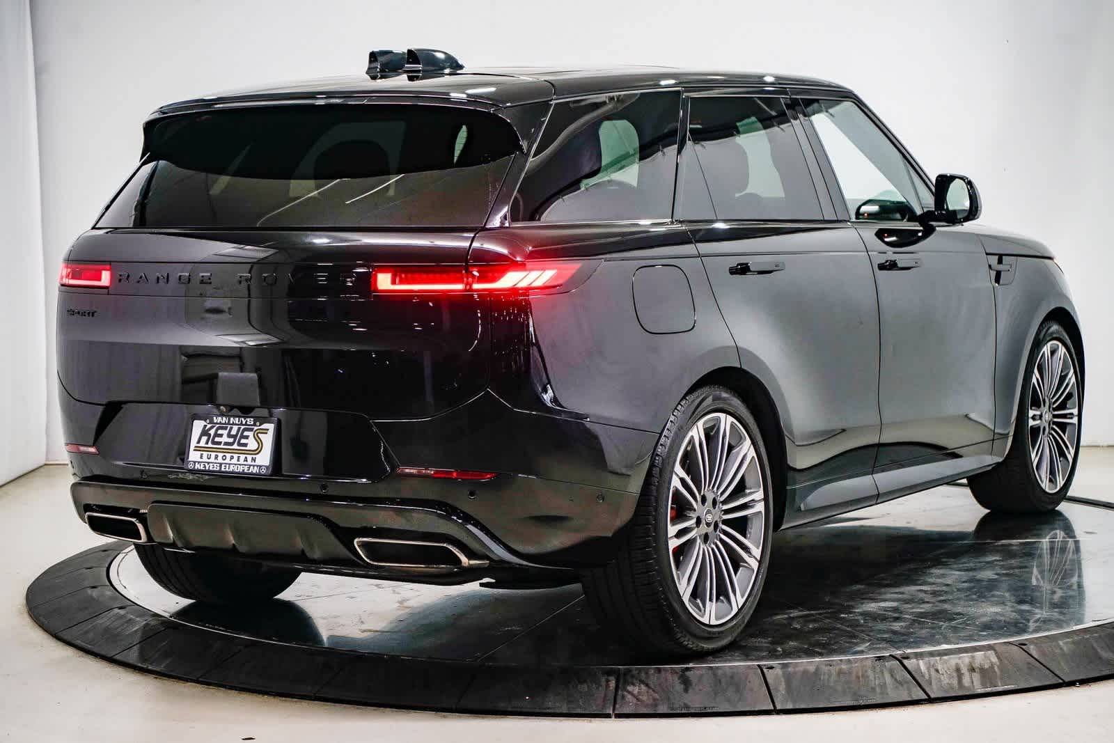 Thumbnail: 2024 Land Rover Range Rover Sport - 4