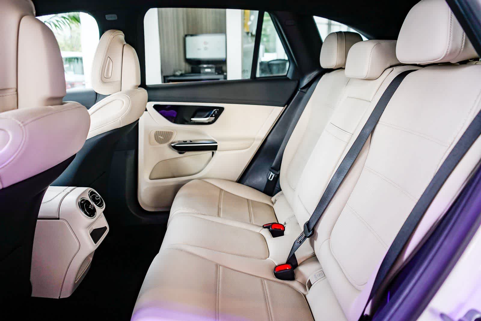 Thumbnail: 2025 Mercedes-Benz GLC - 17