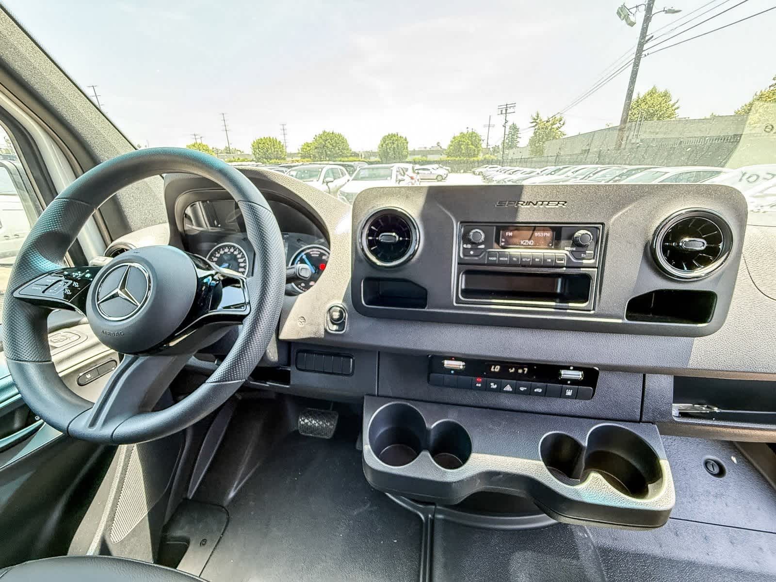 Thumbnail: 2024 Mercedes-Benz eSprinter - 14