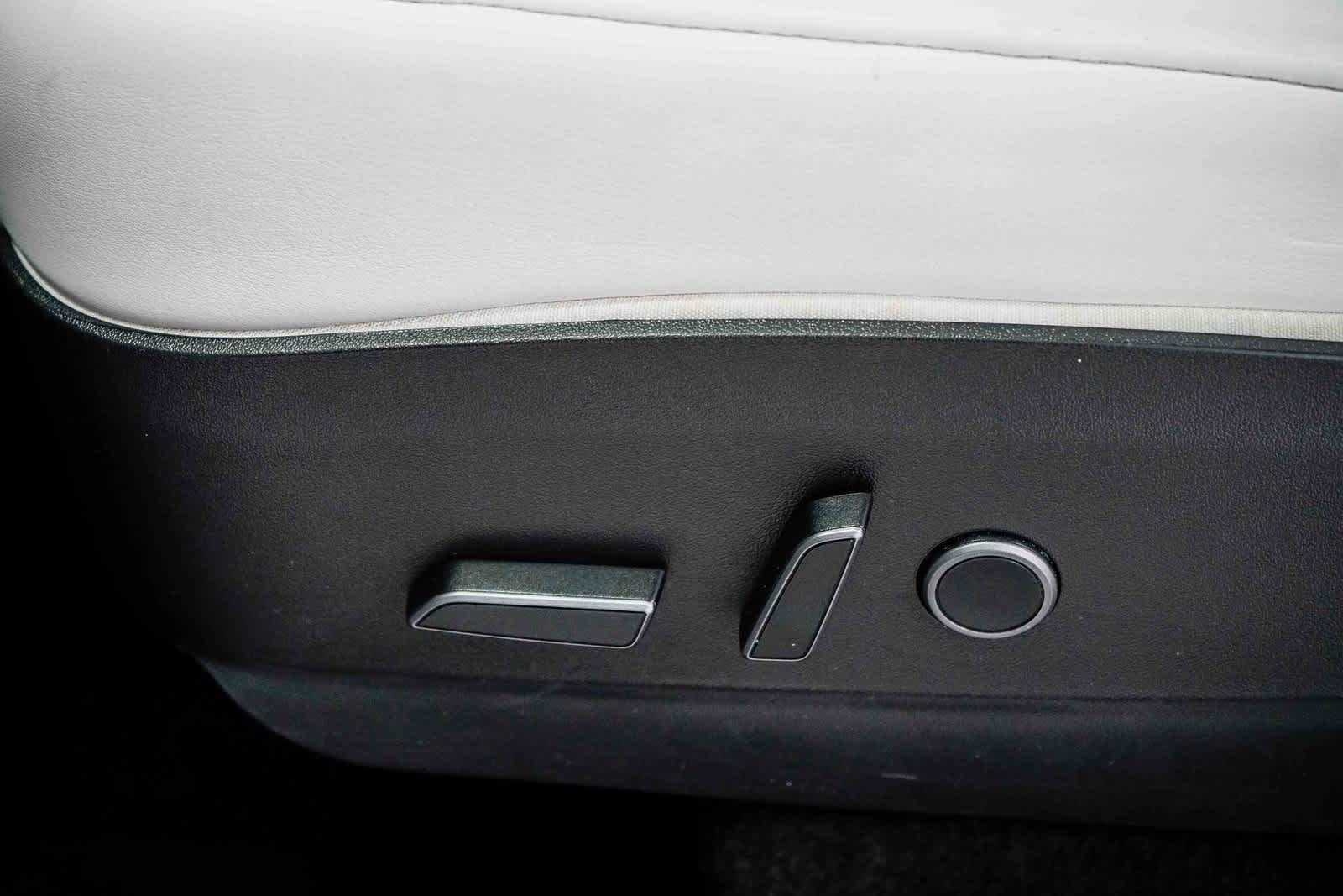 Thumbnail: 2022 Tesla Model Y - 20