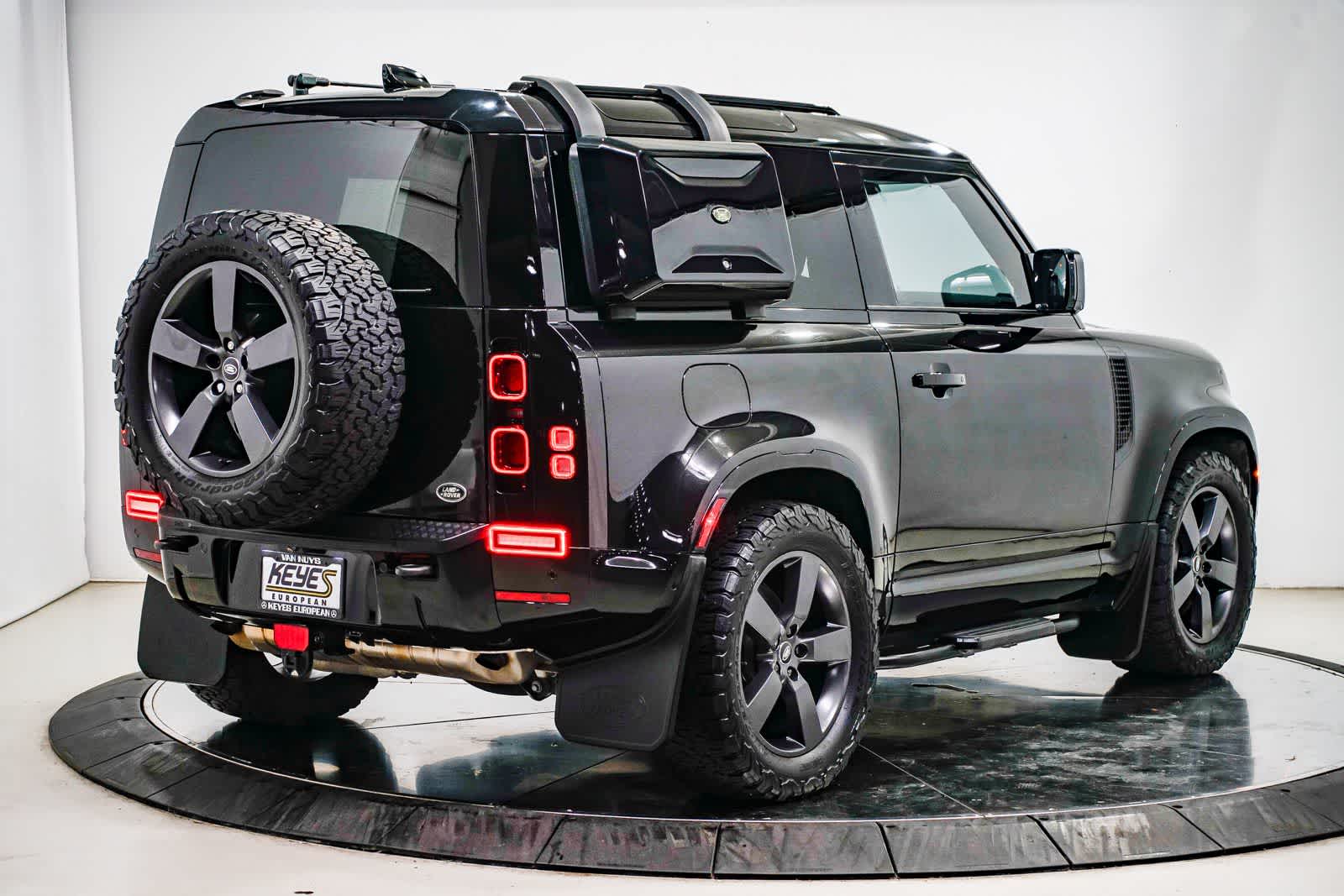 Thumbnail: 2022 Land Rover Defender - 4