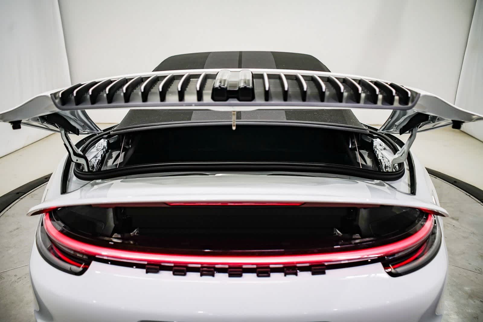 Thumbnail: 2022 Porsche 911 - 30