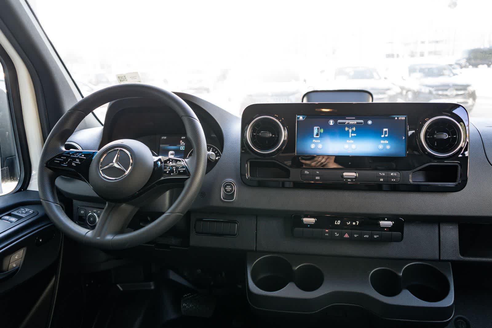 Thumbnail: 2026 Mercedes-Benz Sprinter - 17