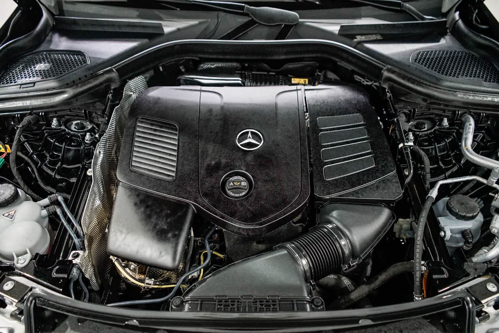 Thumbnail: 2025 Mercedes-Benz GLC - 26