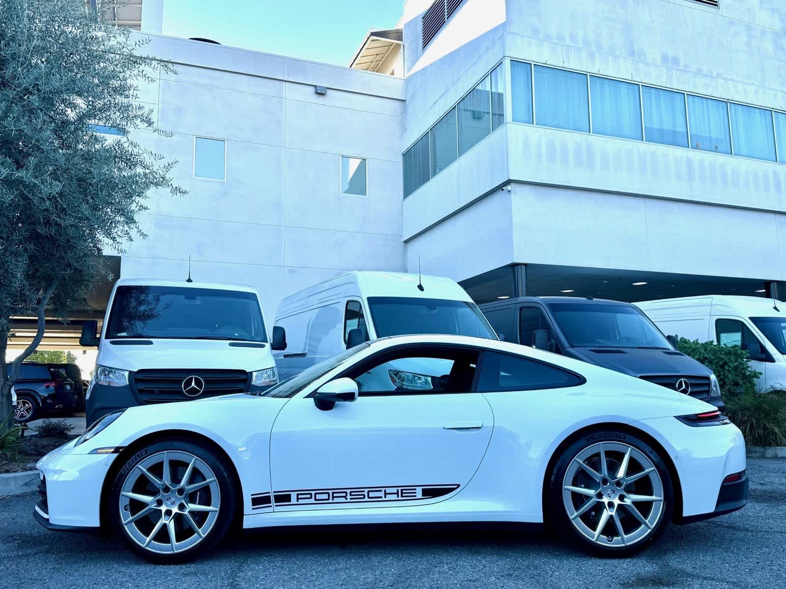 Thumbnail: 2025 Porsche 911 - 2
