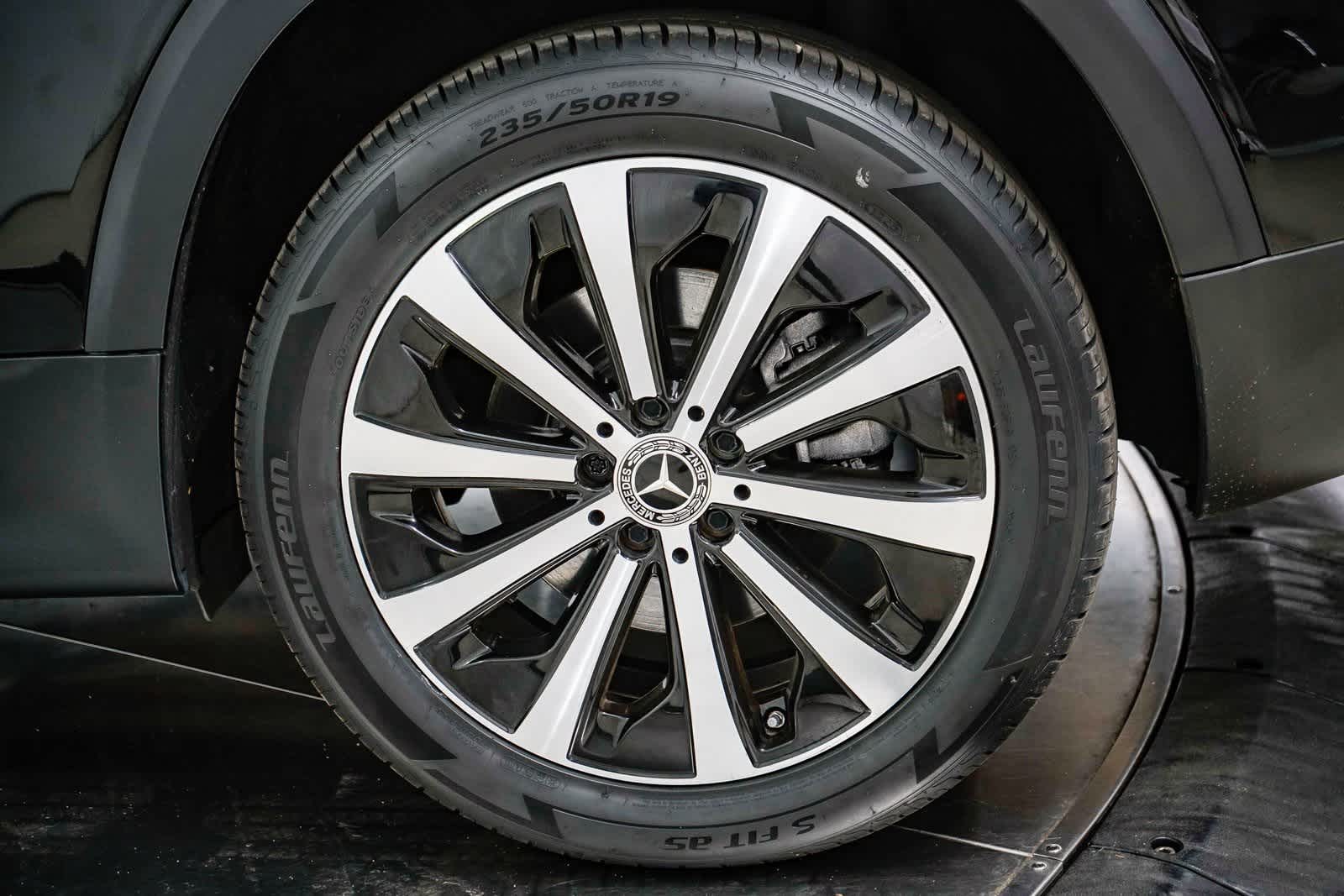 Thumbnail: 2022 Mercedes-Benz GLB - 10