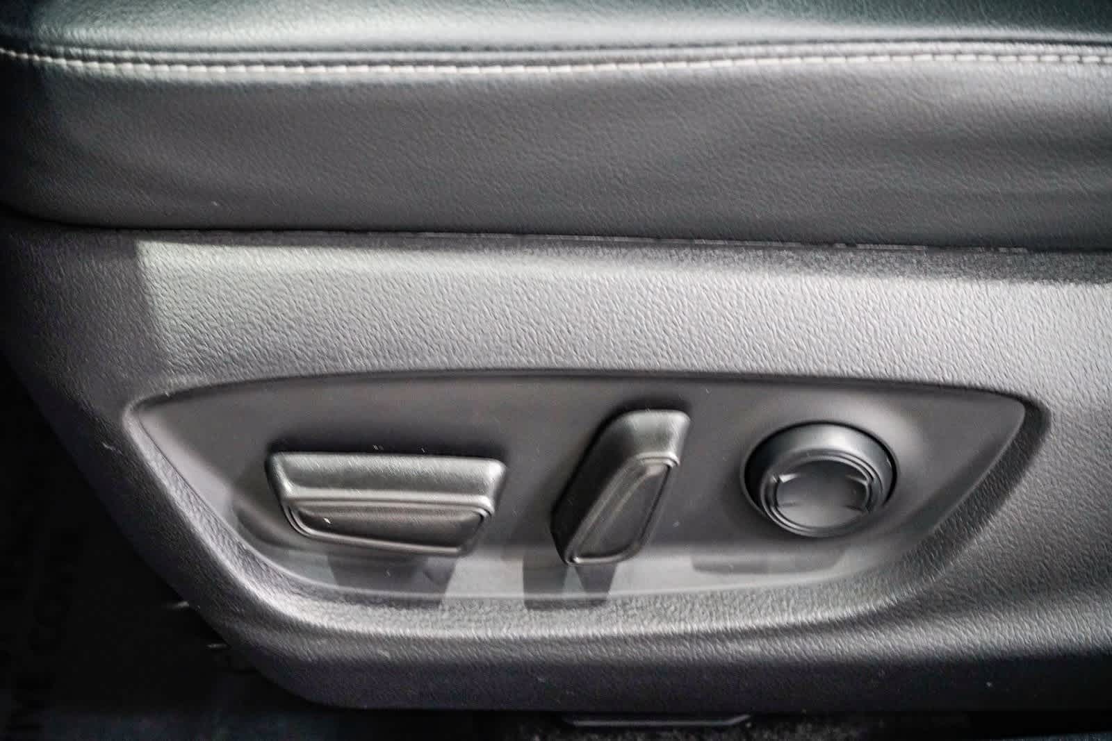 Thumbnail: 2021 Toyota Camry - 19