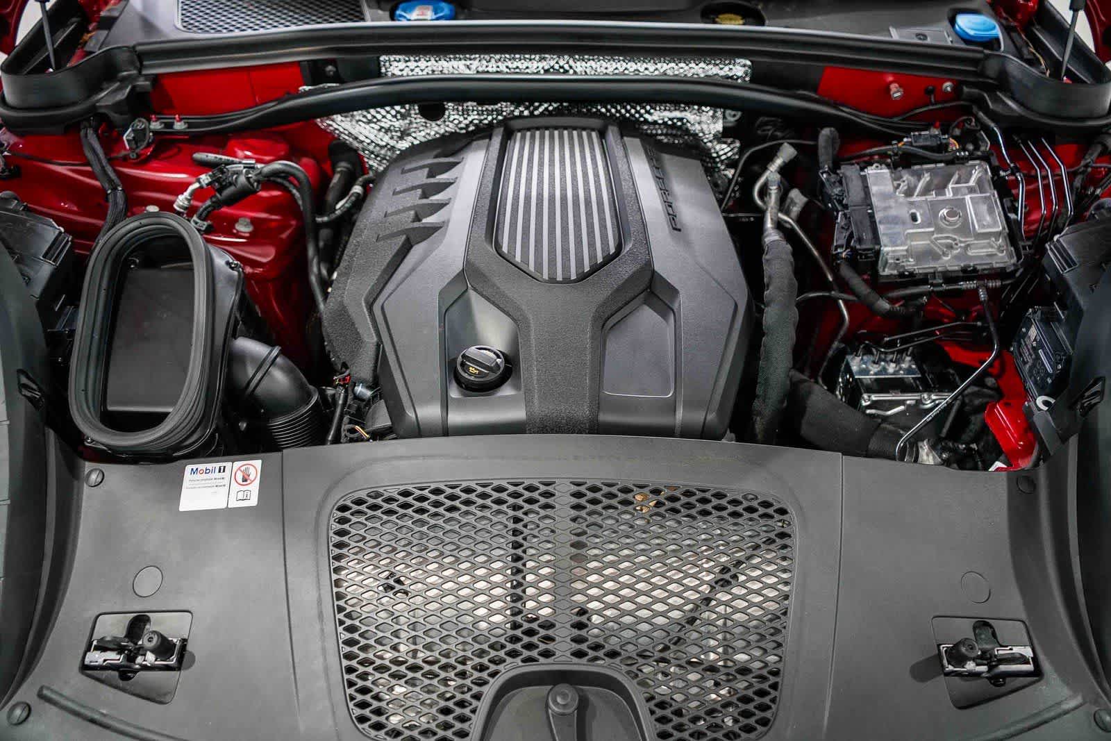 Thumbnail: 2024 Porsche Macan - 28