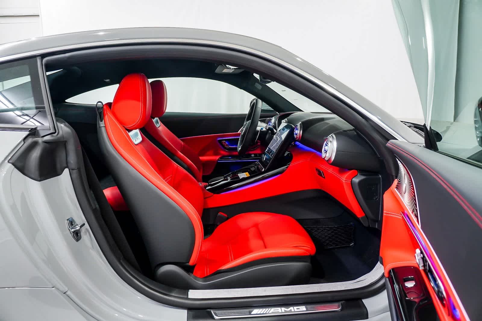 Thumbnail: 2025 Mercedes-Benz AMG GT - 15