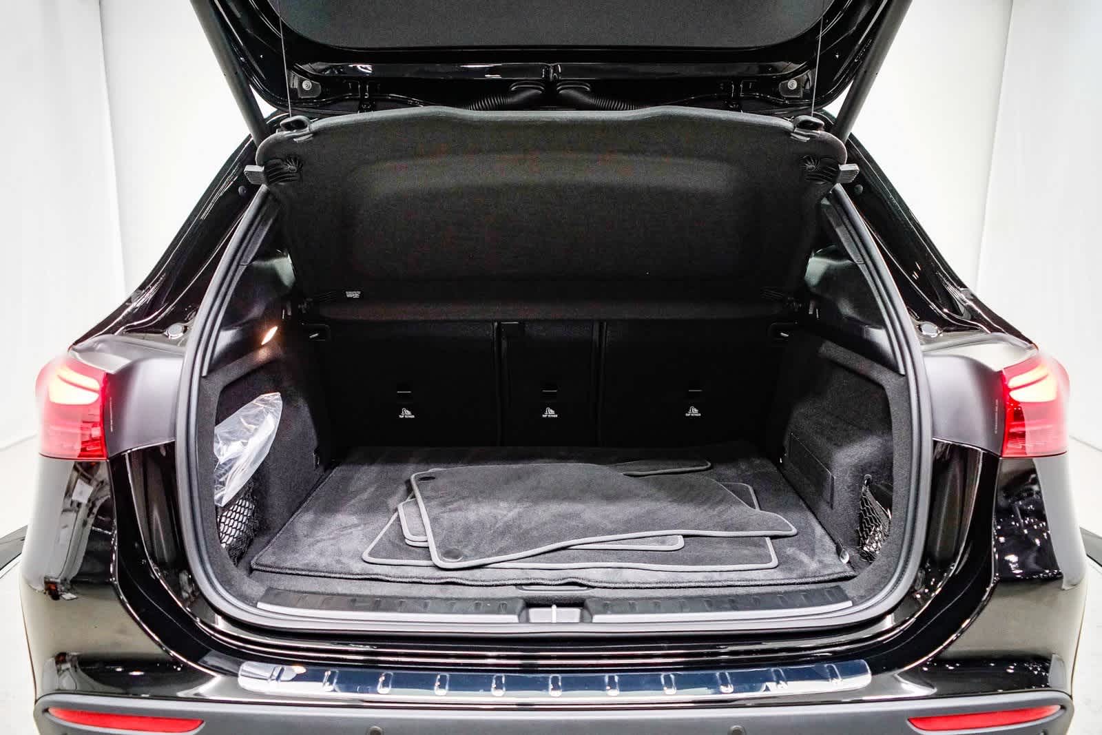 Thumbnail: 2025 Mercedes-Benz GLA - 26